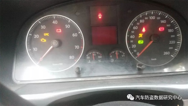 大众途安仪表显示模糊,时好时坏，表针抖动,通病维修