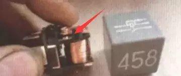 奔腾B50防盗指示灯闪亮且发动机不着车