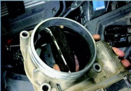 奔驰272发动机怠速空气流量值应为多少？